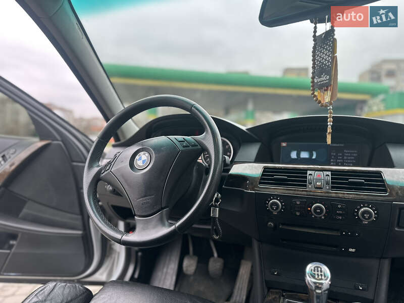 Седан BMW 5 Series 2004 в Львове