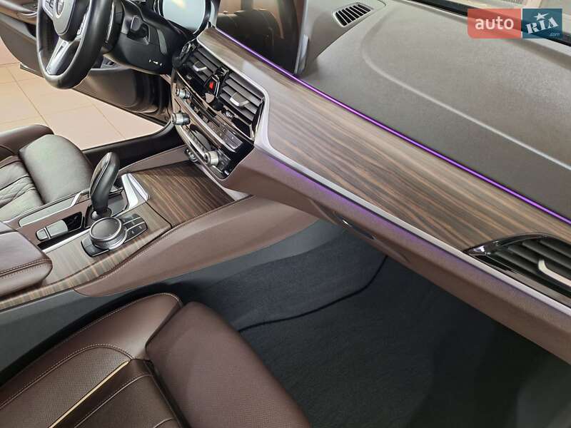 Седан BMW 5 Series 2017 в Николаеве