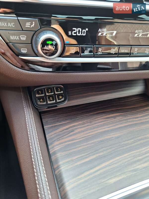 Седан BMW 5 Series 2017 в Николаеве