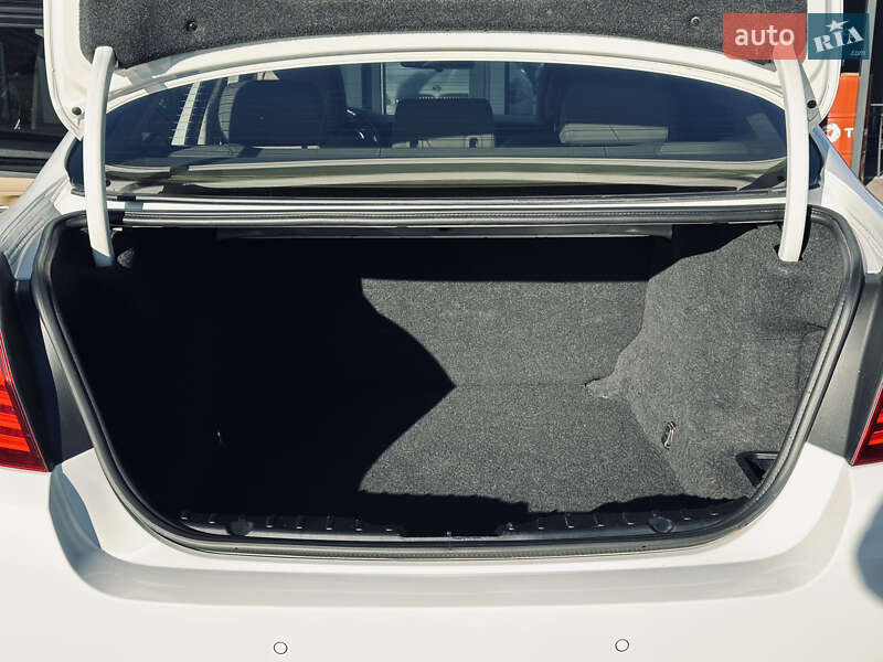 Седан BMW 5 Series 2012 в Кременчуге