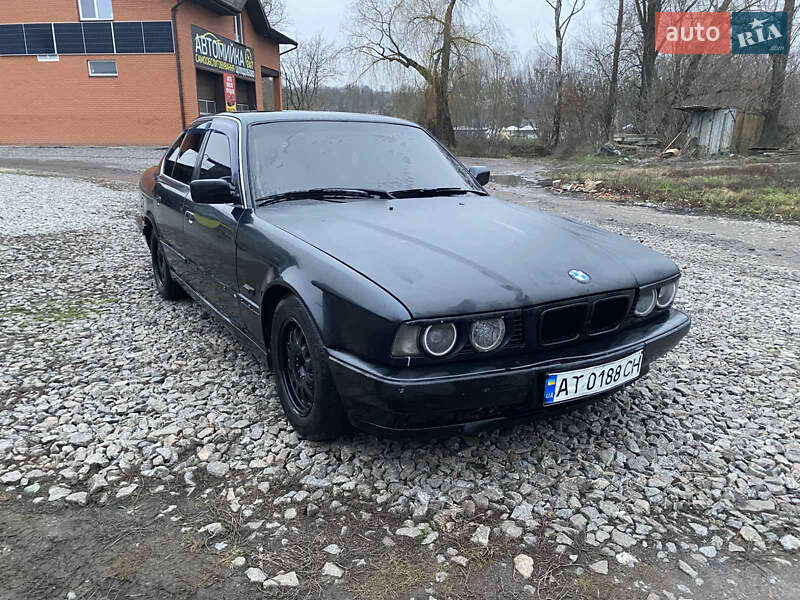 Седан BMW 5 Series 1989 в Ромнах