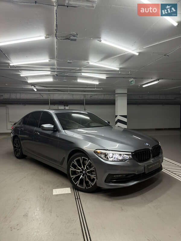 Седан BMW 5 Series 2017 в Киеве