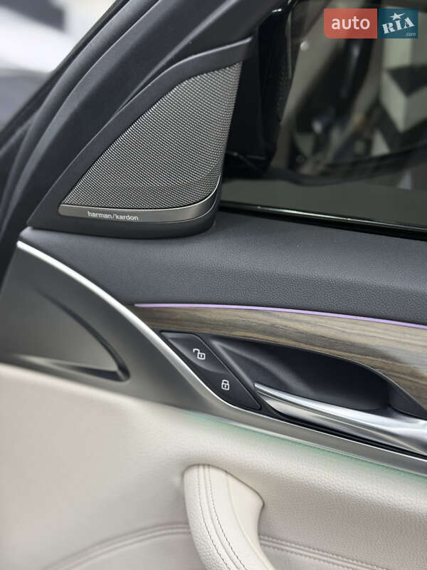 Седан BMW 5 Series 2017 в Киеве