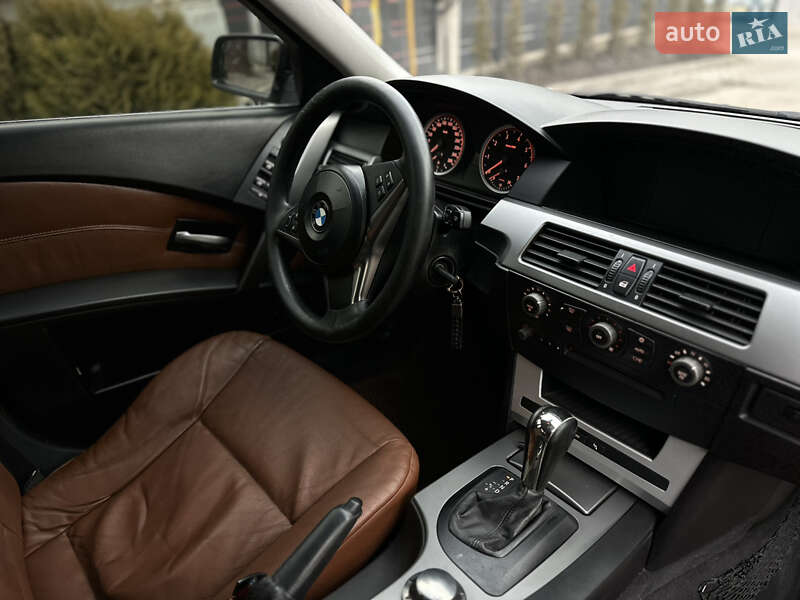 Седан BMW 5 Series 2003 в Ровно
