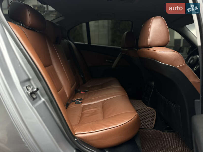 Седан BMW 5 Series 2003 в Ровно