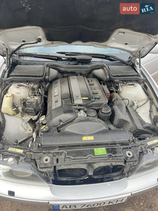 Седан BMW 5 Series 2001 в Херсоне