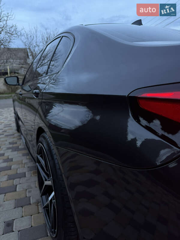 Седан BMW 5 Series 2017 в Одессе