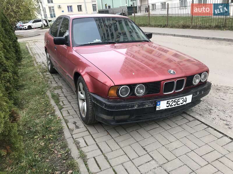 Седан BMW 5 Series 1992 в Киеве