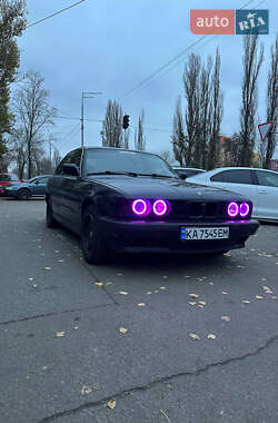 Седан BMW 5 Series 1989 в Киеве