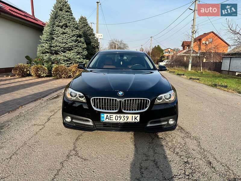 Седан BMW 5 Series 2015 в Дніпрі