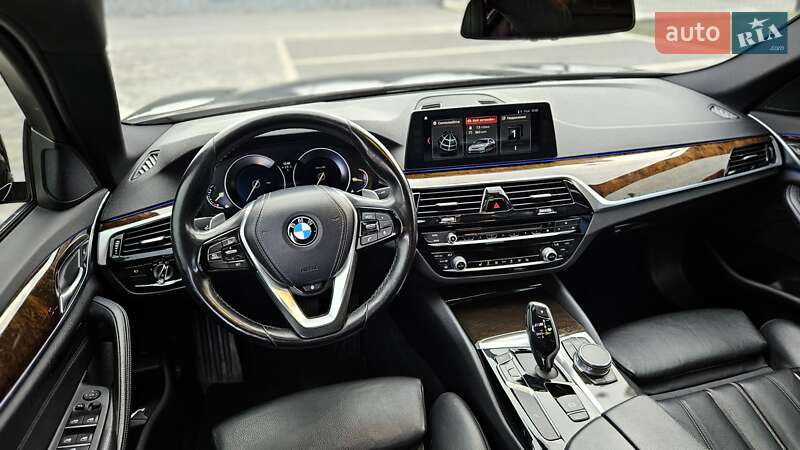 Седан BMW 5 Series 2017 в Мукачево