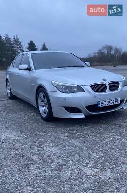 Седан BMW 5 Series 2004 в Новояворовске