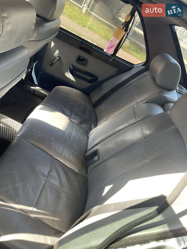 Седан BMW 5 Series 1987 в Киеве