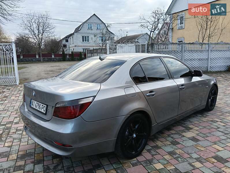 Седан BMW 5 Series 2005 в Малині