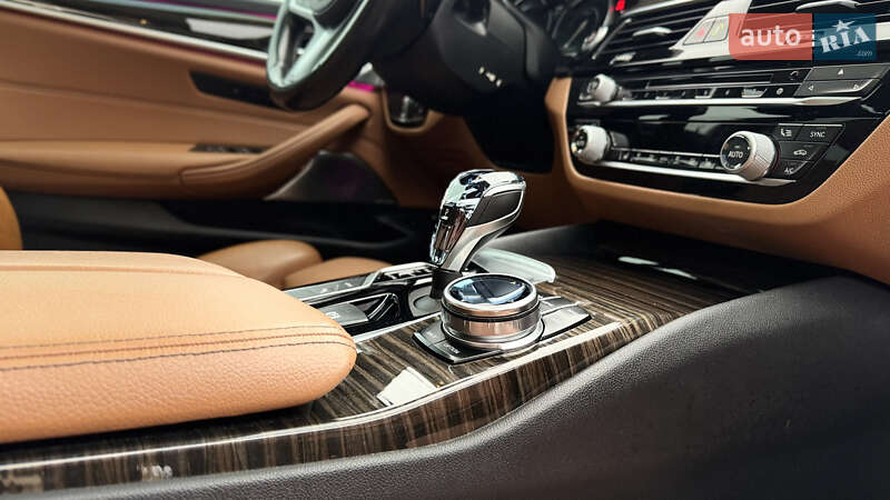 Седан BMW 5 Series 2018 в Калуше