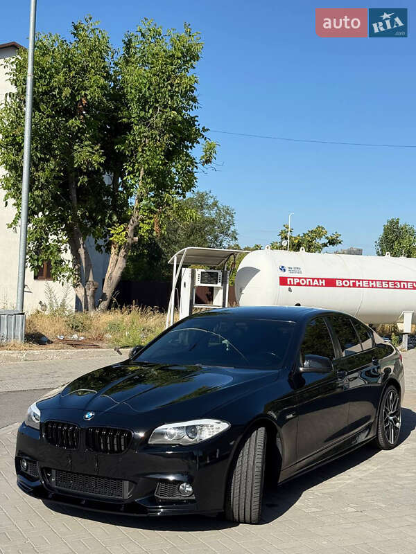 Седан BMW 5 Series 2012 в Днепре