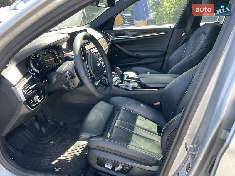 Седан BMW 5 Series 2017 в Львове