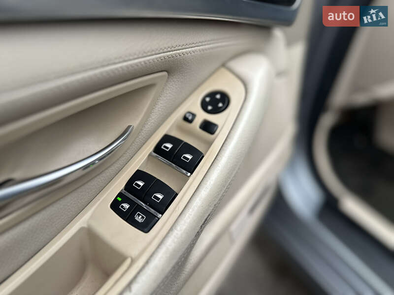 Седан BMW 5 Series 2010 в Полтаві