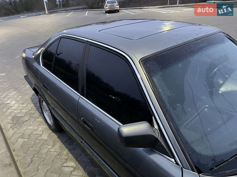 Седан BMW 5 Series 1990 в Ковеле