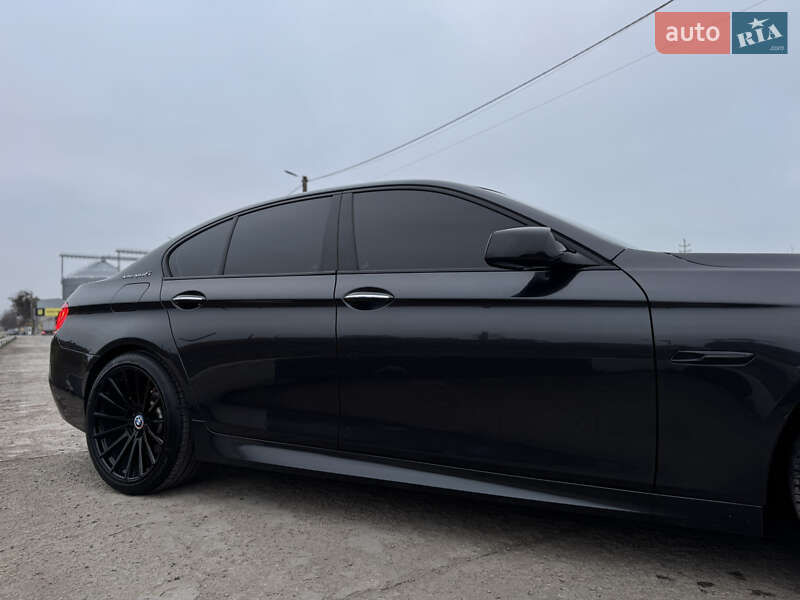 Седан BMW 5 Series 2012 в Умані