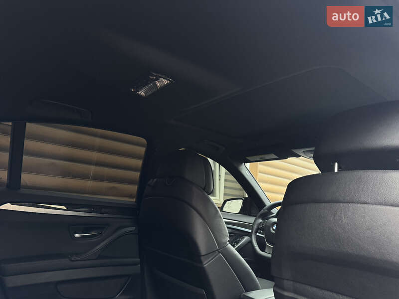 Седан BMW 5 Series 2012 в Умані