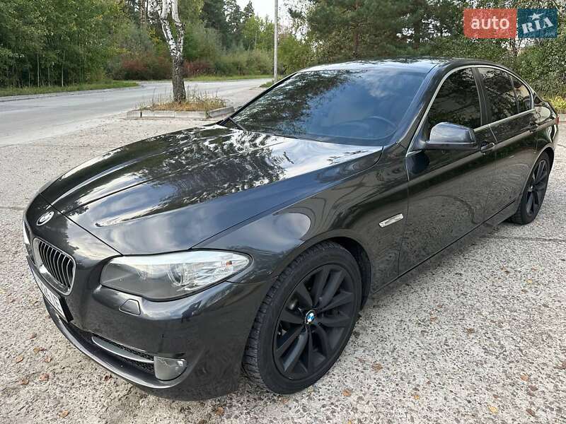 Седан BMW 5 Series 2010 в Нетешине