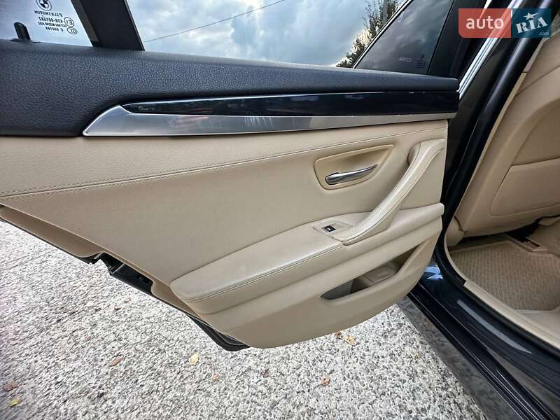 Седан BMW 5 Series 2010 в Нетешине