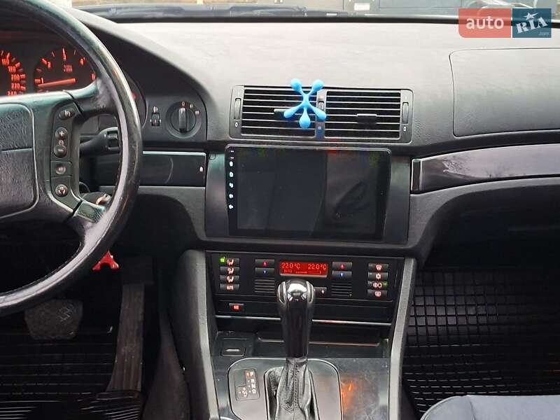 Седан BMW 5 Series 2000 в Черновцах