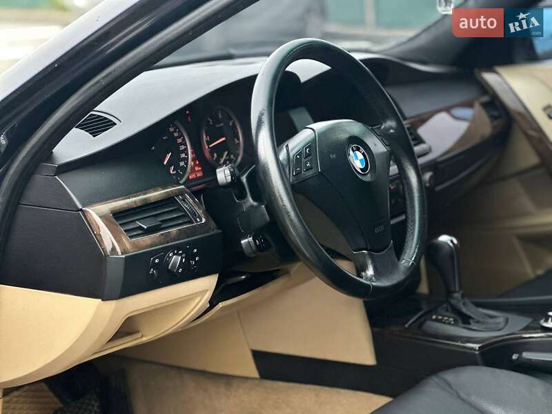 Седан BMW 5 Series 2004 в Киеве