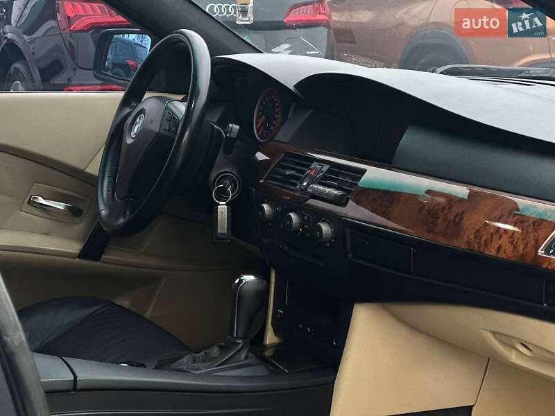 Седан BMW 5 Series 2004 в Киеве