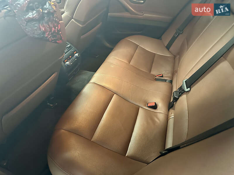 Седан BMW 5 Series 2012 в Днепре