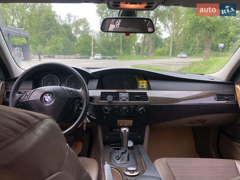 Седан BMW 5 Series 2004 в Львове