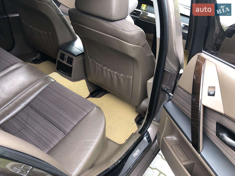 Седан BMW 5 Series 2004 в Львове