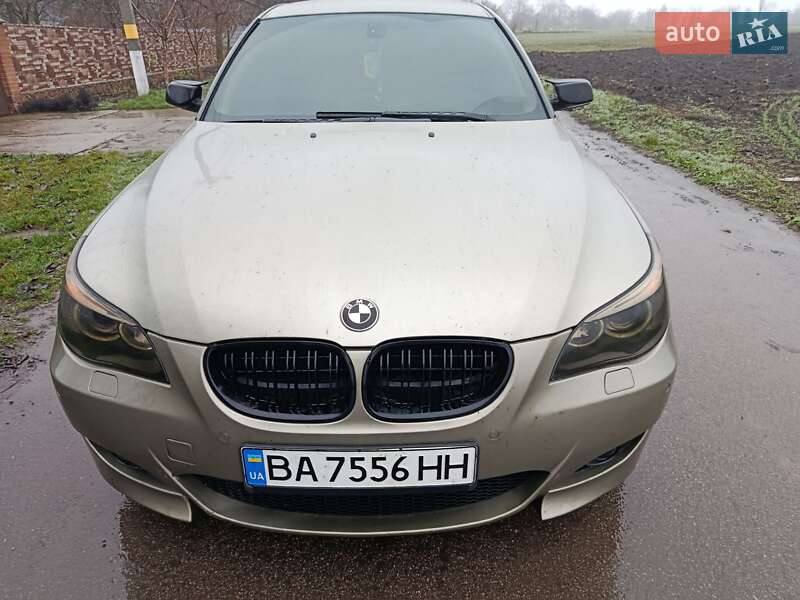 Седан BMW 5 Series 2004 в Смолином