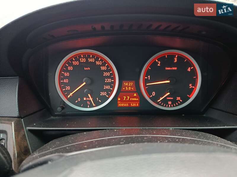 Седан BMW 5 Series 2004 в Смолином