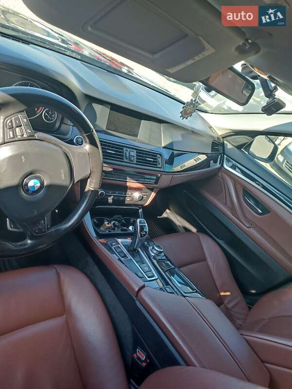 Универсал BMW 5 Series 2012 в Хусте