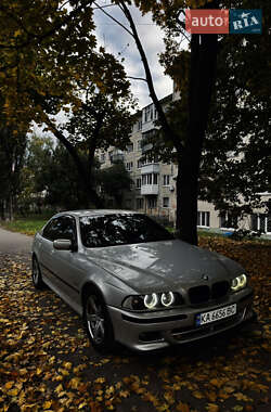 Седан BMW 5 Series 2002 в Киеве