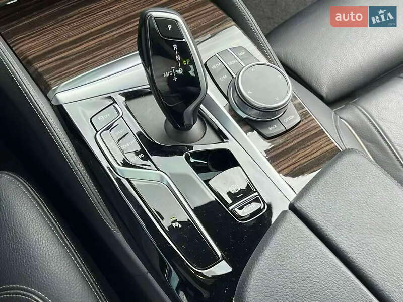 Седан BMW 5 Series 2021 в Киеве