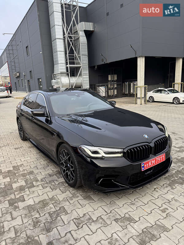 Седан BMW 5 Series 2021 в Брошневі-Облозі