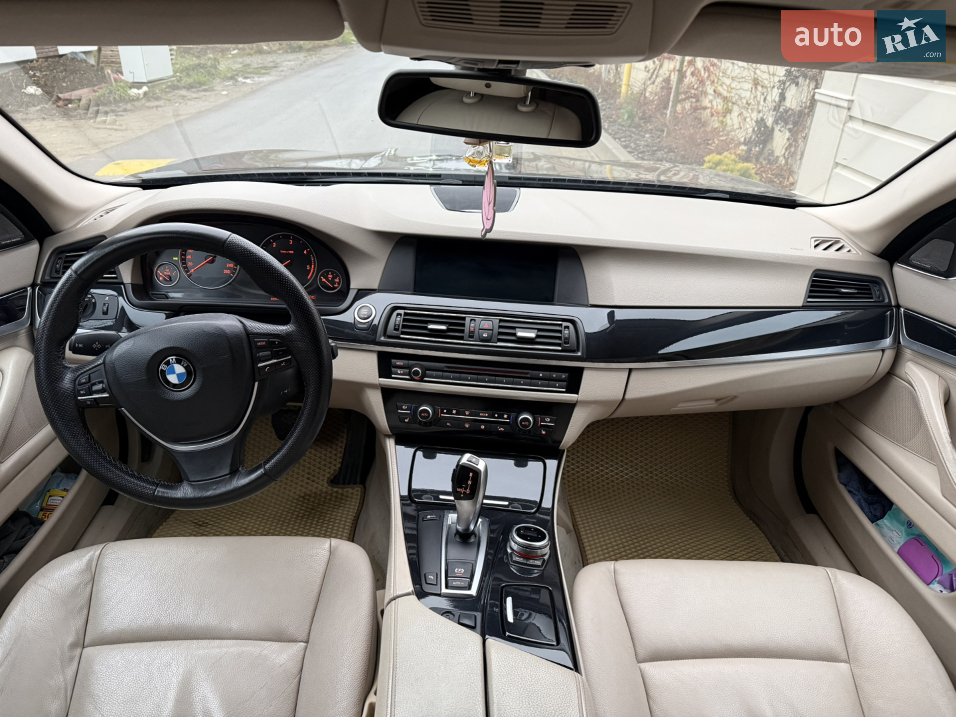 2010 BMW 5er - мініатюра 23