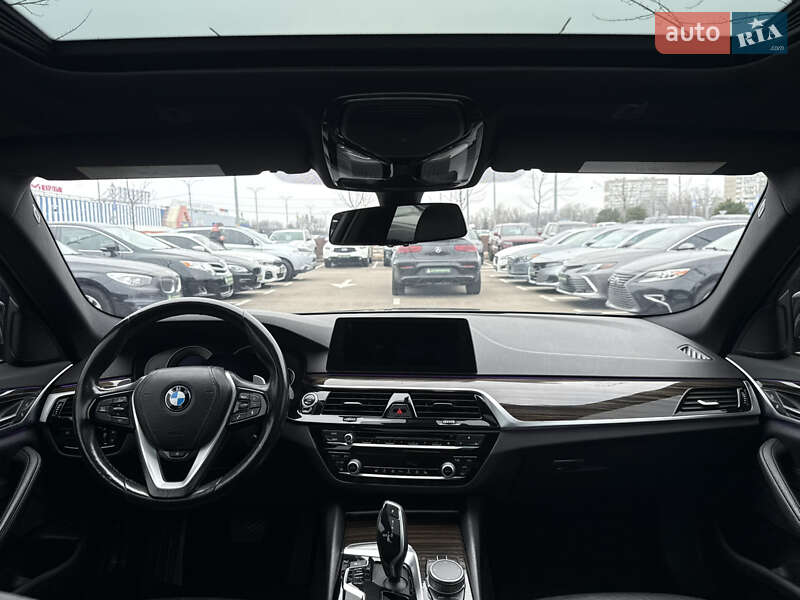 Седан BMW 5 Series 2017 в Киеве