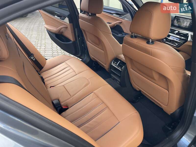 Седан BMW 5 Series 2019 в Черновцах