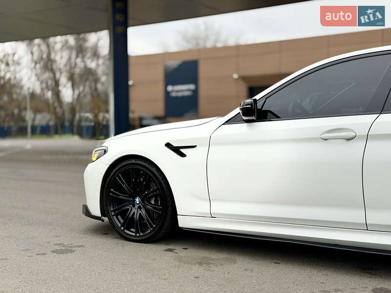 Седан BMW 5 Series 2020 в Дніпрі