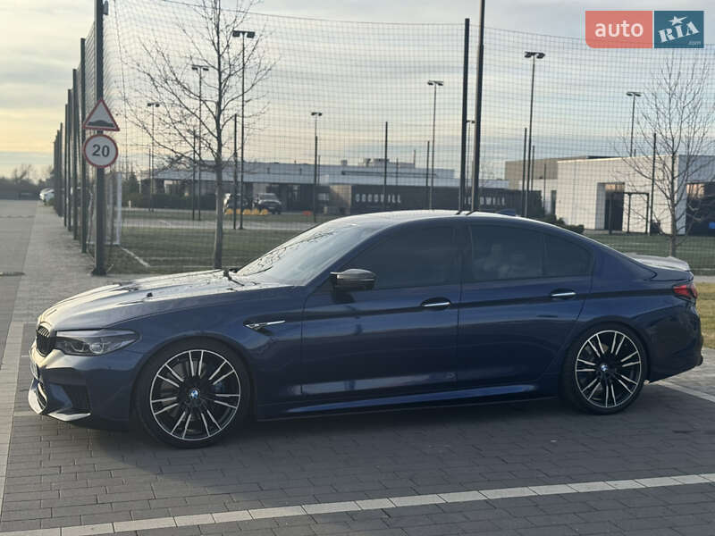 Седан BMW 5 Series 2017 в Мукачево