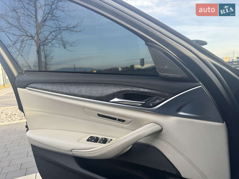 Седан BMW 5 Series 2017 в Мукачево