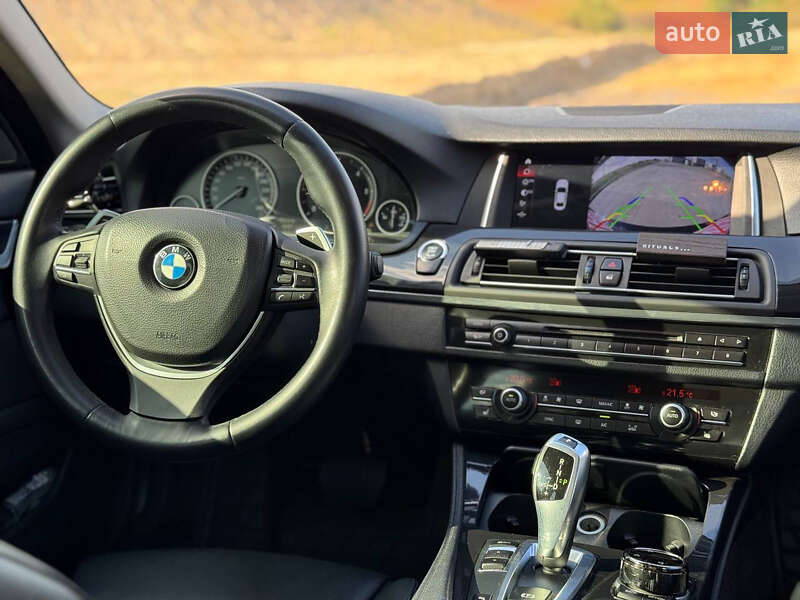 Седан BMW 5 Series 2013 в Вараше