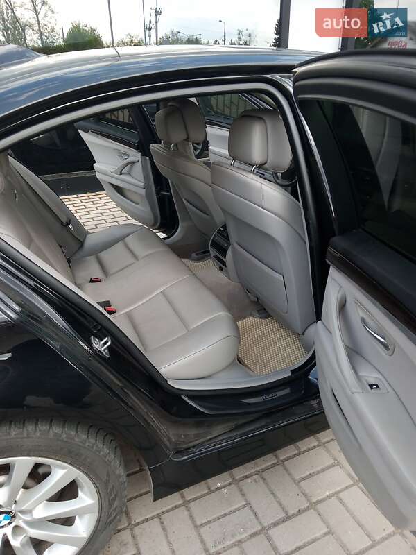 Седан BMW 5 Series 2012 в Запоріжжі