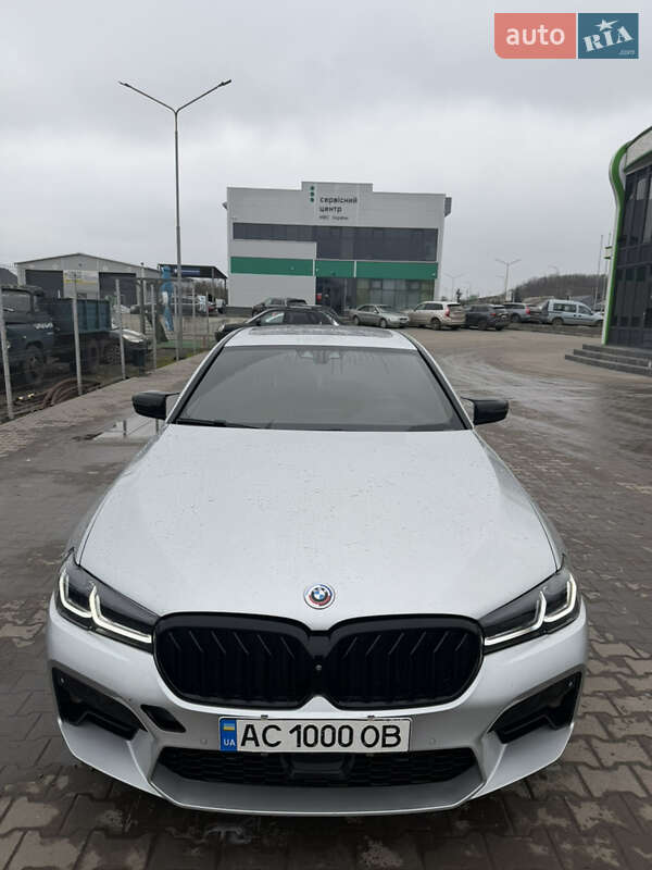 Седан BMW 5 Series 2018 в Нововолинську