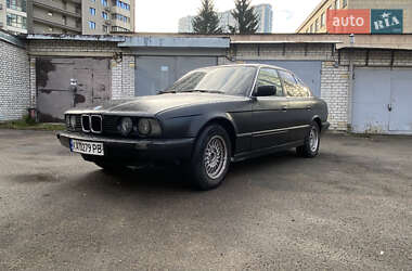 Седан BMW 5 Series 1991 в Киеве