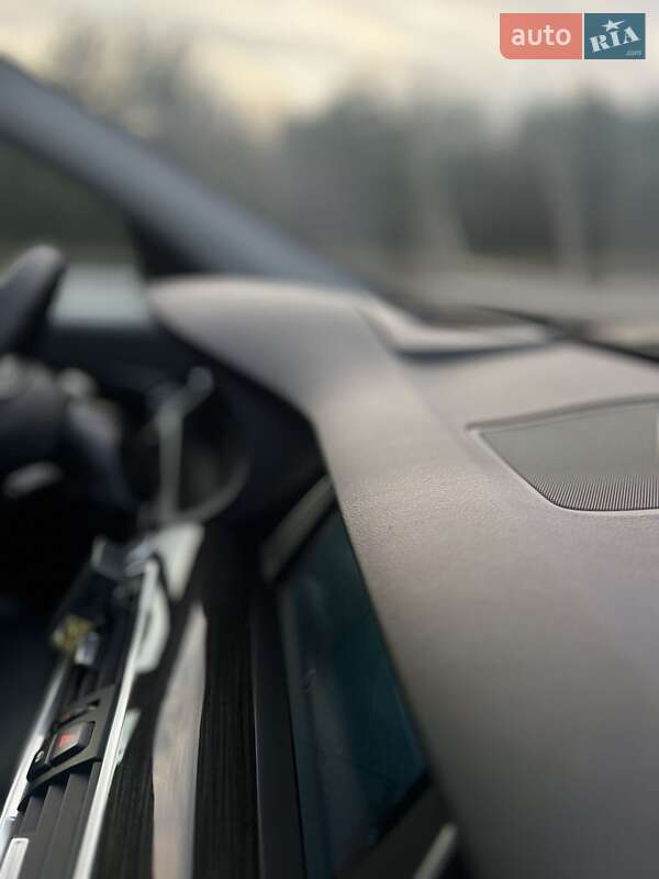 Седан BMW 5 Series 2015 в Шептицькому